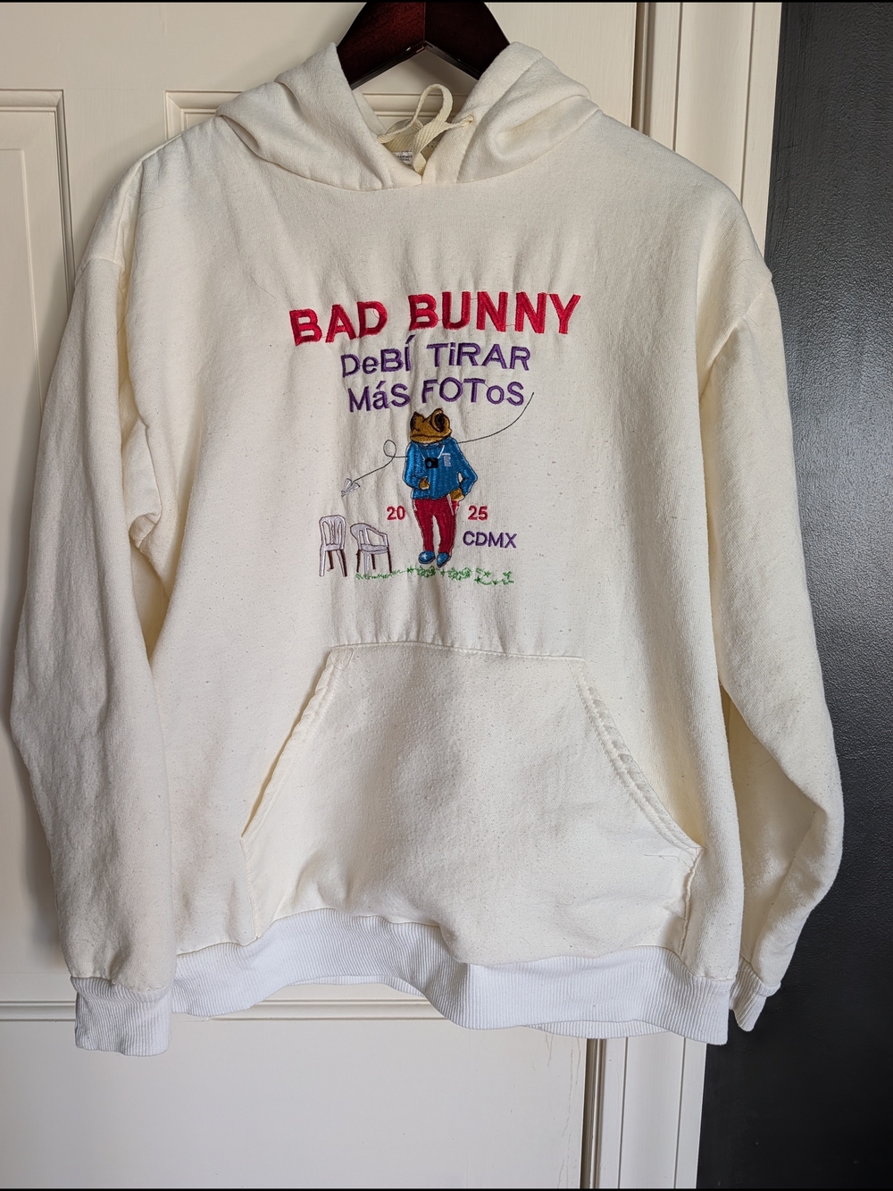 Bad Bunny Debí Tirar Más Fotos Tour CDMX Hoodie - (Unisex Size L)